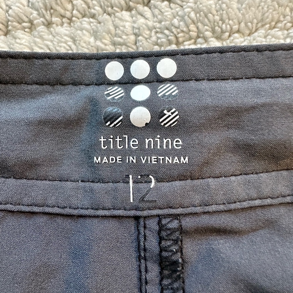 Title Nine Rogue 5” Shorts